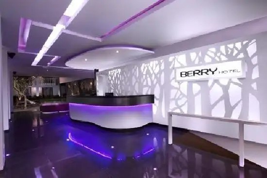 BERRY HOTEL