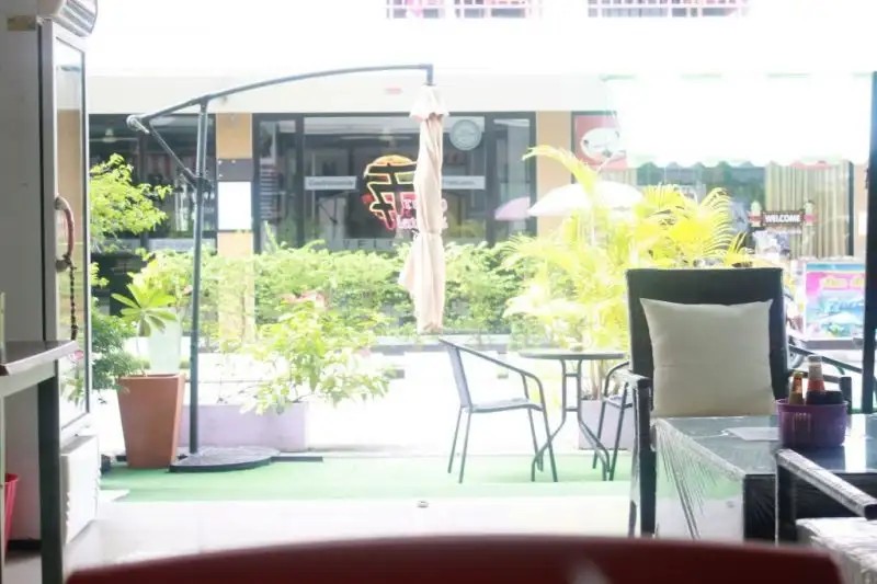 HOLIDAY HOME PATONG