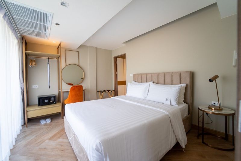 2 bedroom river view suite
