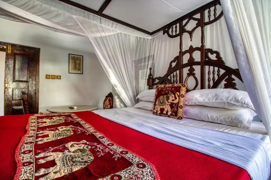 TEMBO HOUSE