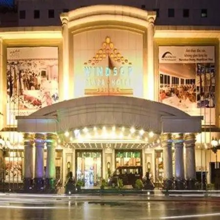 WINDSOR PLAZA