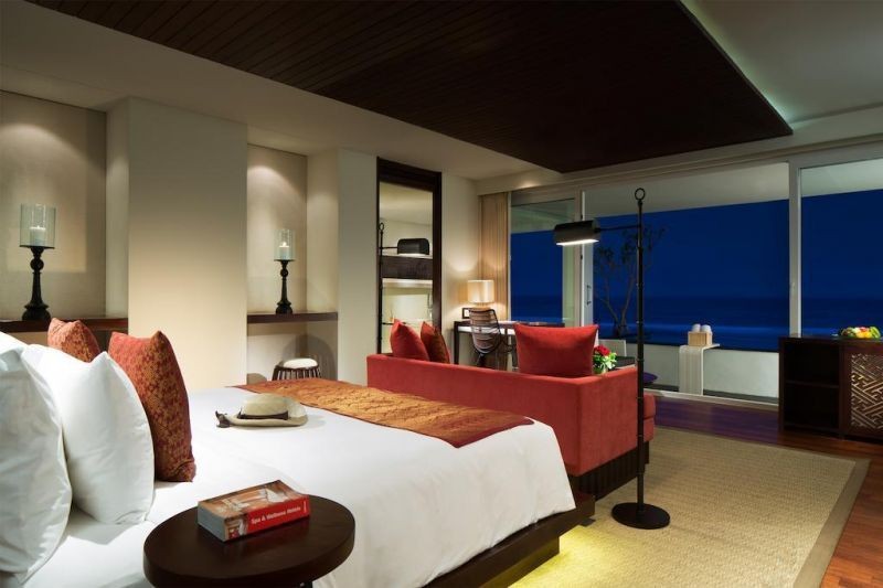 ocean front honeymoon pool suite