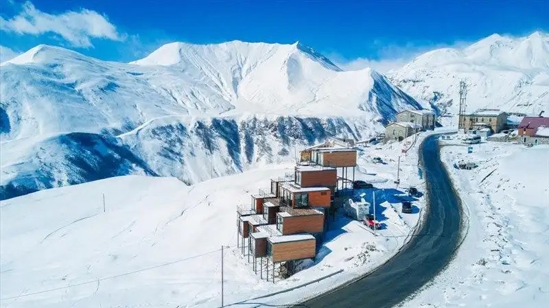 QUADRUM SKI & YOGA RESORT