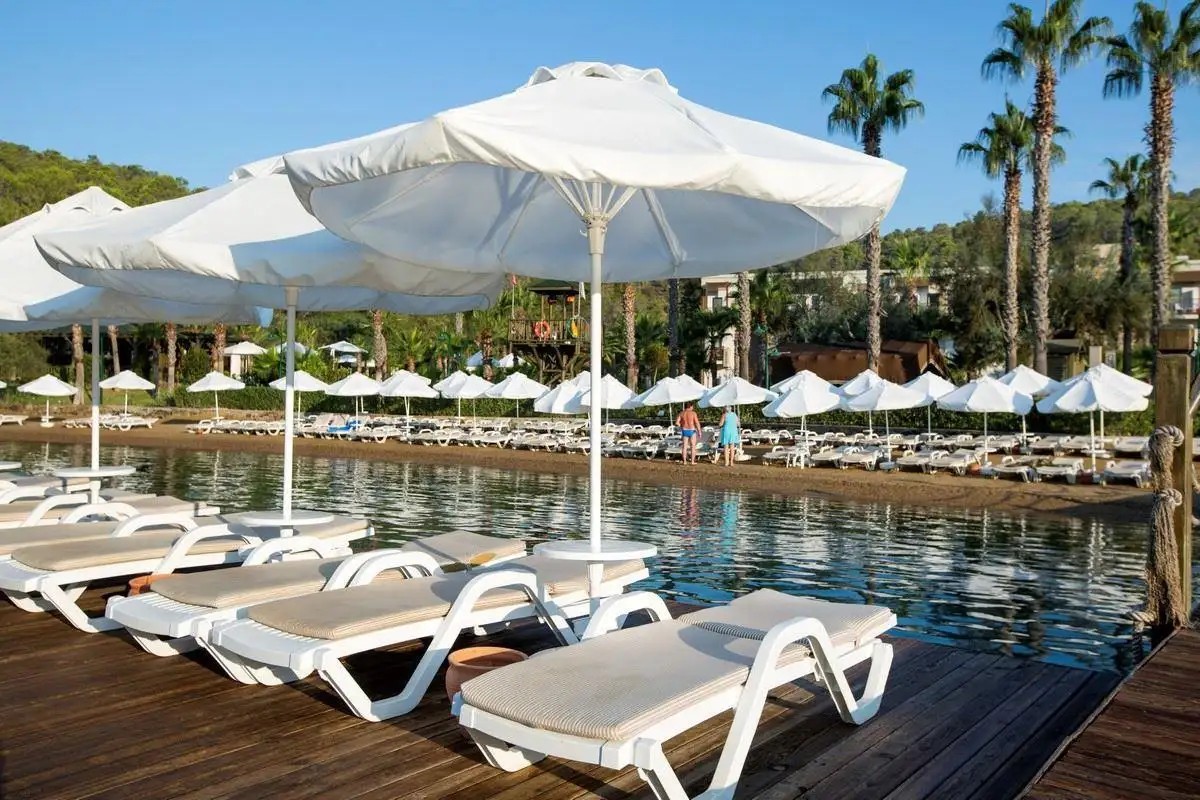 GREEN BAY RESORT (EX. CRYSTAL GREEN BAY RESORT & SPA)