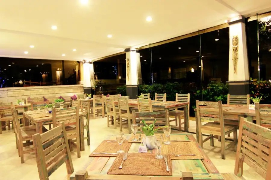 ROYAL TUNJUNG BALI