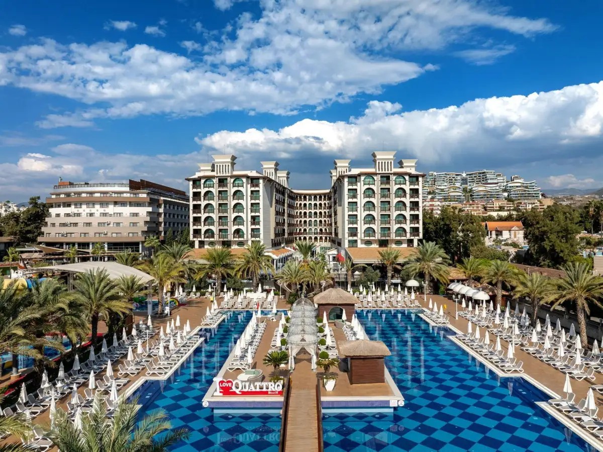 QUATTRO BEACH RESORT & SPA