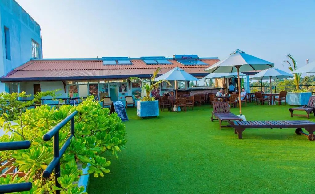 REFRESH HOTEL HIKKADUWA