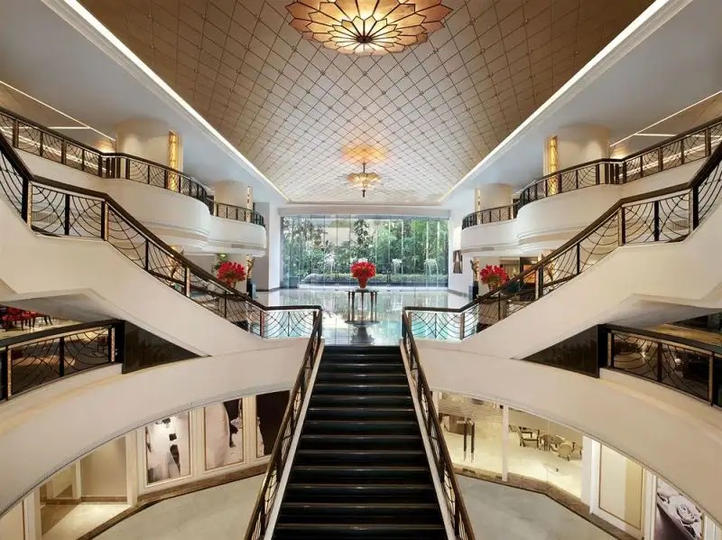 THE ATHENEE HOTEL (EX. PLAZA ATHENEE BANGKOK, A ROYAL MERIDIEN)