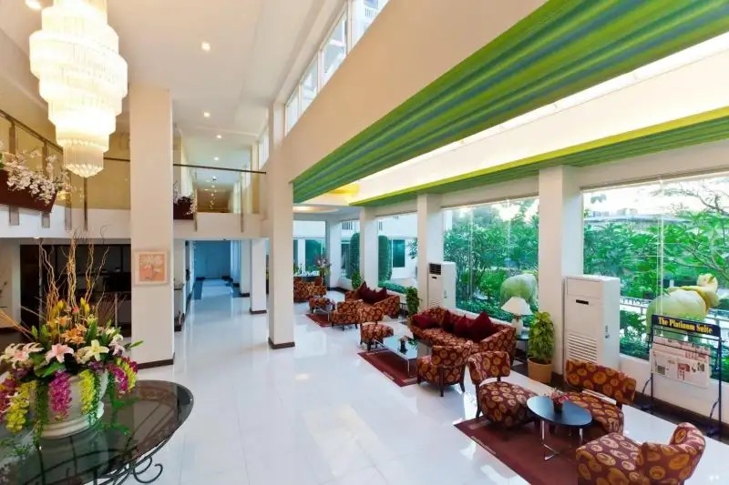 THE PLATINUM SUITE