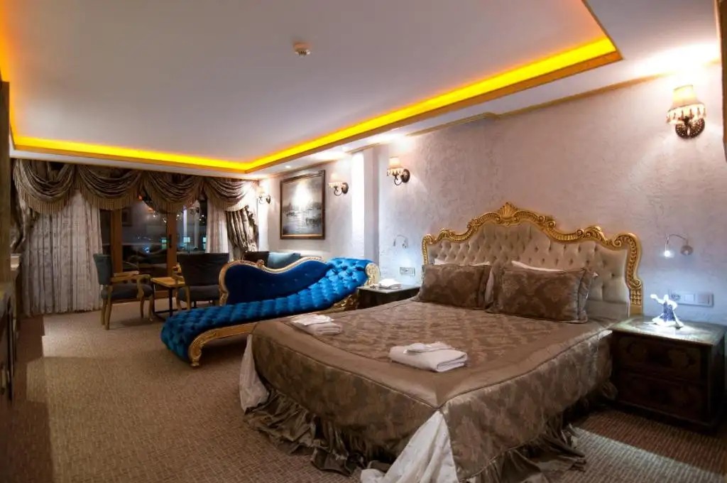 GRAND AMBIANCE HOTEL