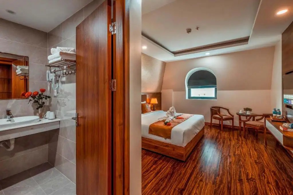 NIGHT SEA HOTEL