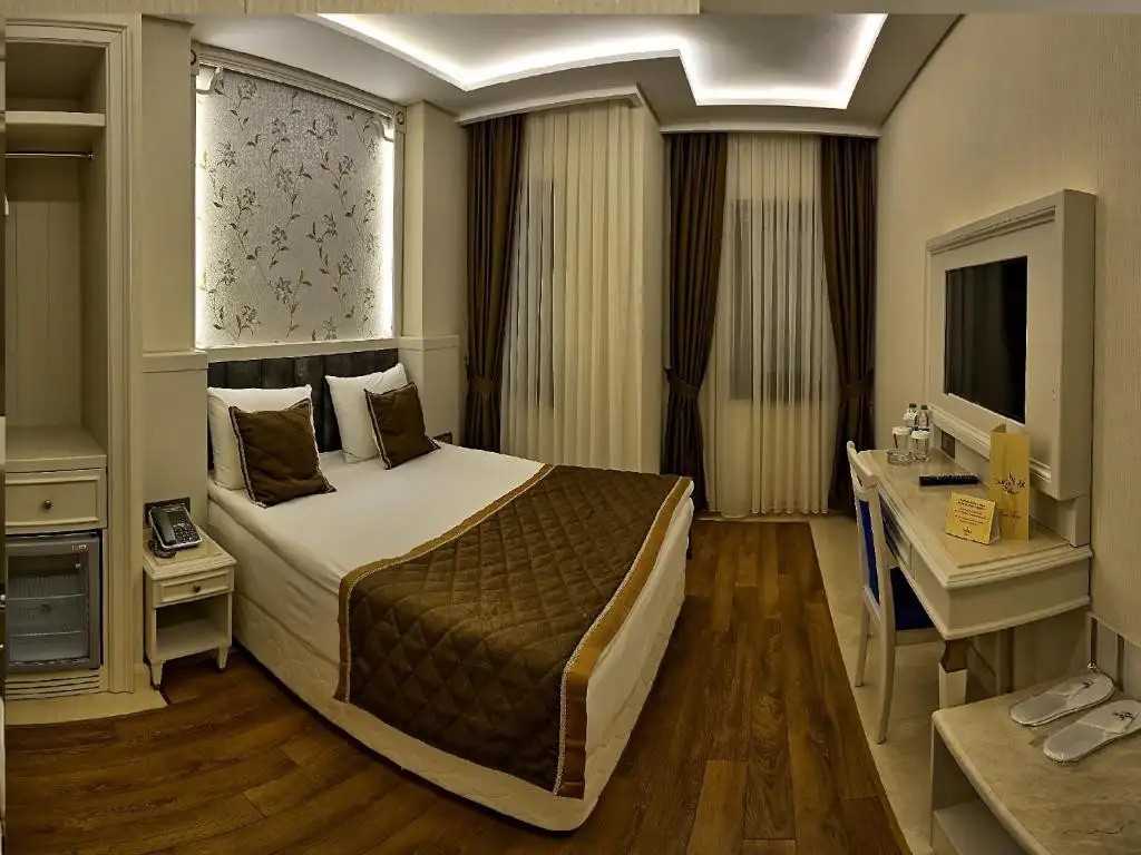 SAMIR DELUXE HOTEL