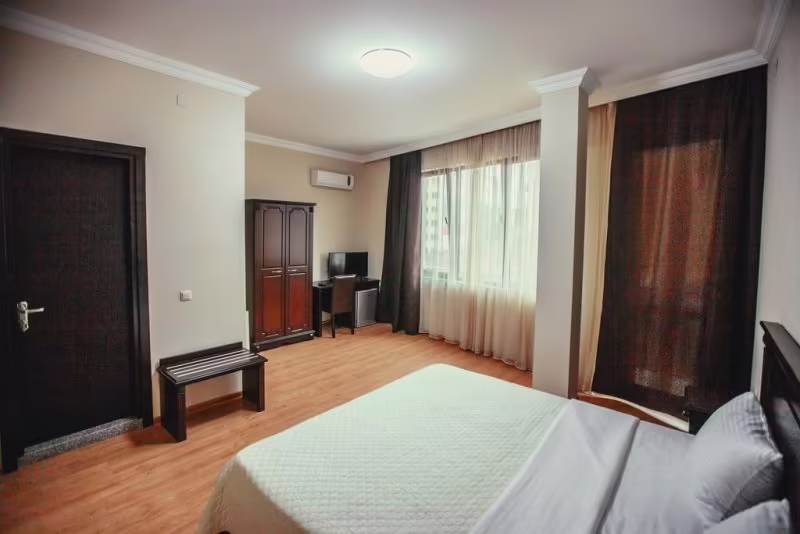 RIVA HOTEL
