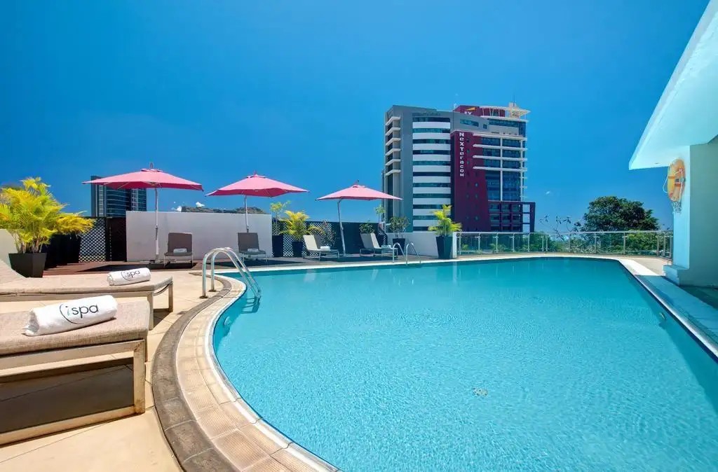 HENNESSY PARK HOTEL