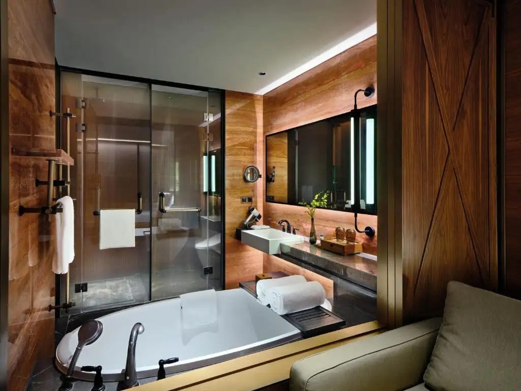 INTERCONTINENTAL SHANGHAI WONDERLAND