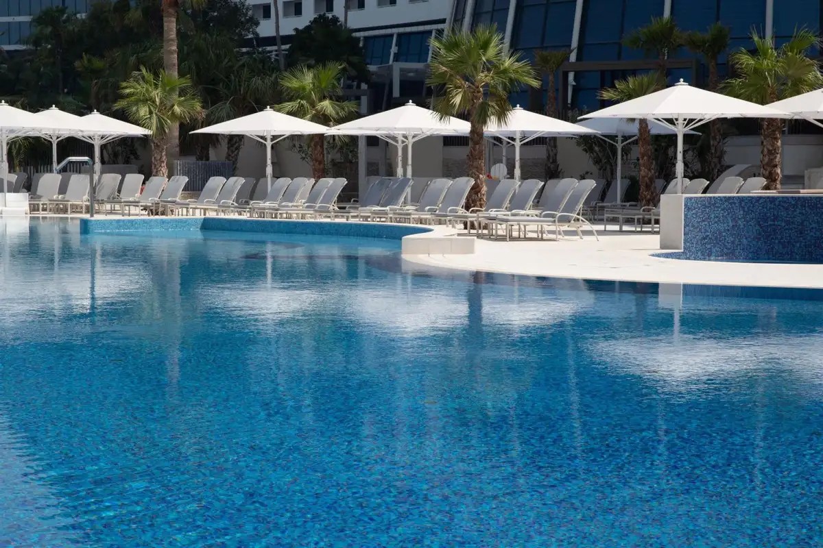 JUMEIRAH BEACH HOTEL