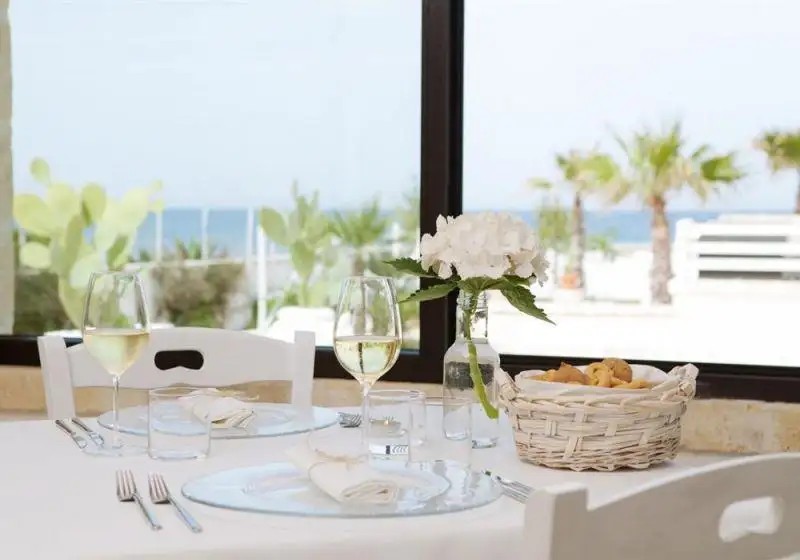 CANNE BIANCHE BEACH HOTEL & SPA