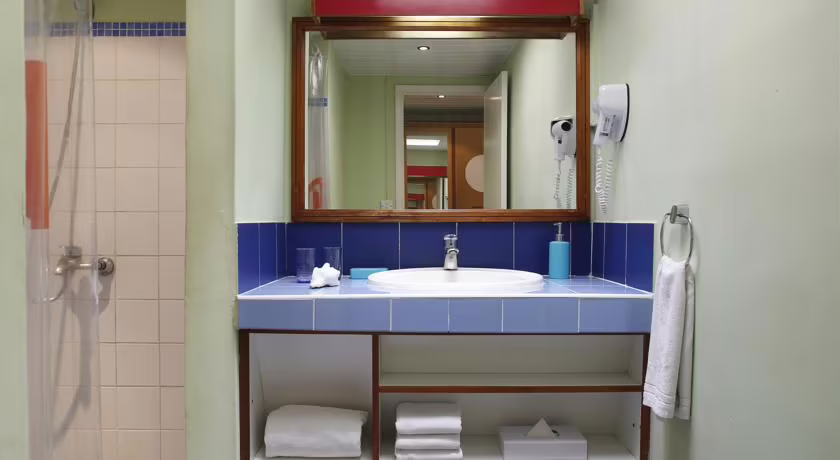 VERANDA TAMARIN HOTEL