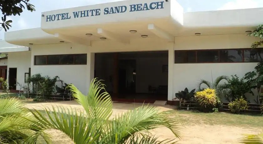 WHITE SAND BEACH