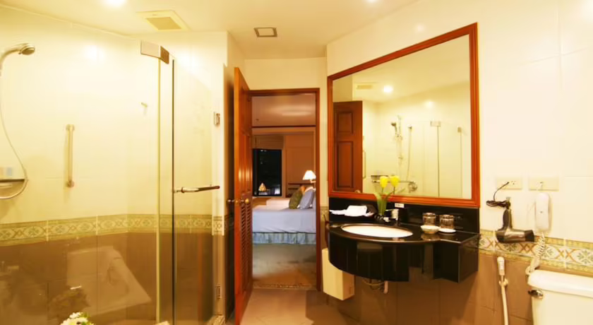 GRAND DIAMOND SUITES