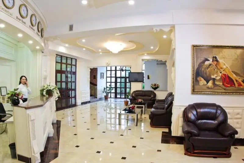 GRAND HOTEL