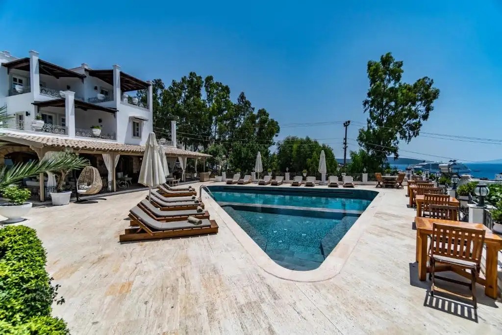 MANZARA BOUTIQUE ADULTS ONLY 12+ (EX. COMCA MANZARA) 