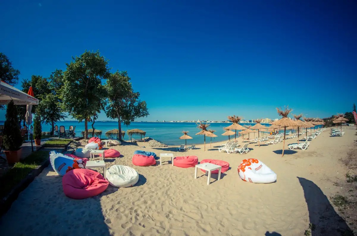 PRESTIGE FORT BEACH APT