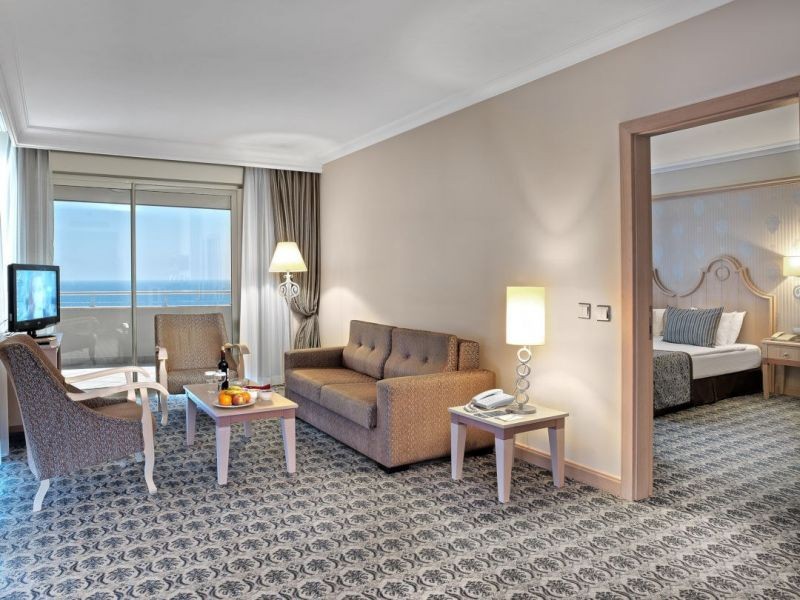 corner jacuzzi suite sea view