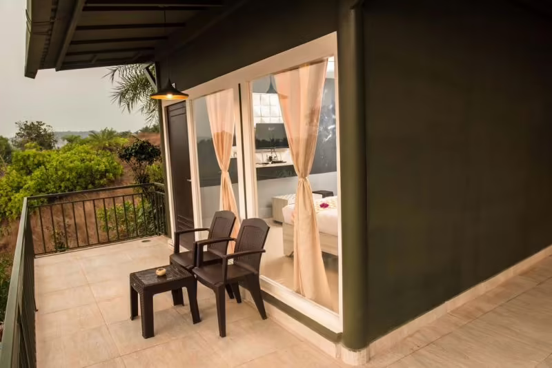 ASHVEM BEACH RESORT