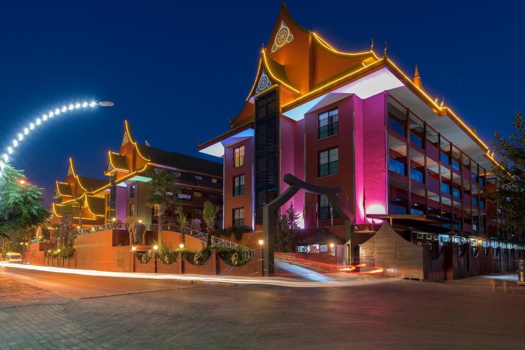 SIAM ELEGANCE HOTELS & SPA
