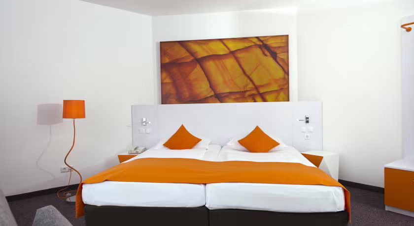 WYNDHAM GARDEN DUESSELDORF CITY CENTRE KOENIGSALLEE