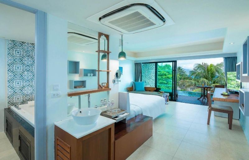 deluxe sea view pool access king 