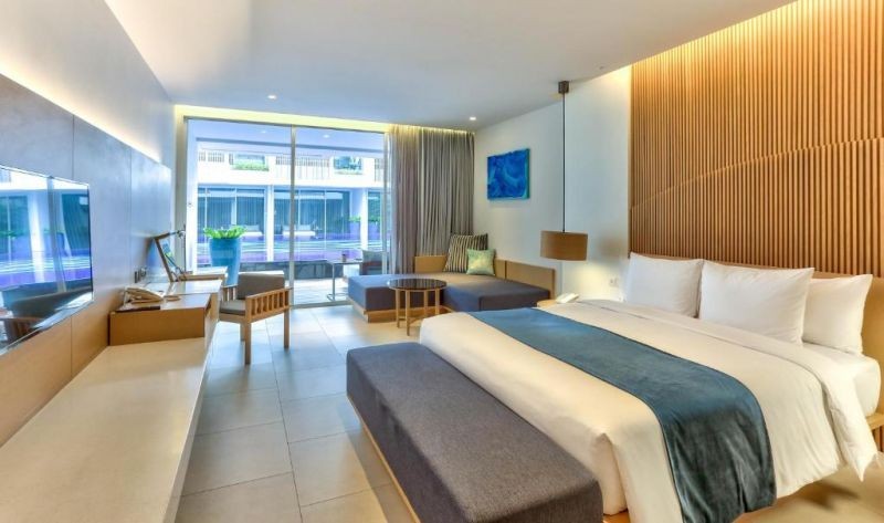 junior suite pool access