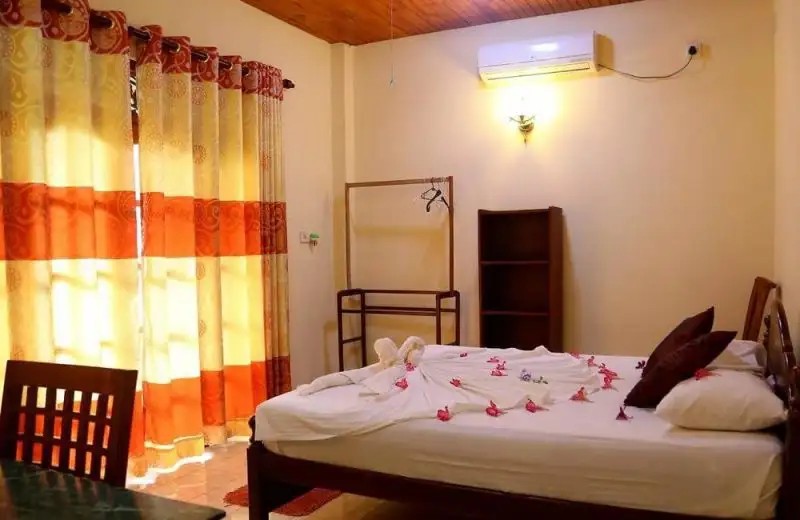 SERENITY VILLA HIKKADUWA