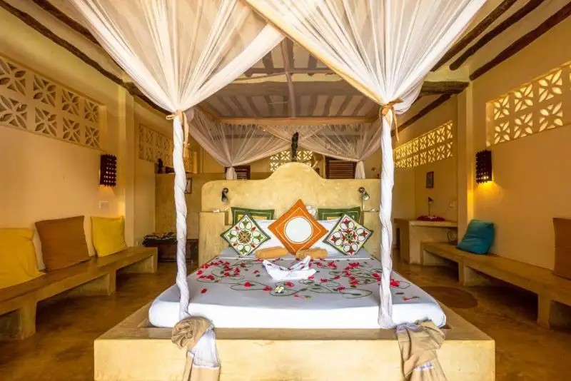 ZOI BOUTIQUE HOTEL (EX. SUNSHINE)