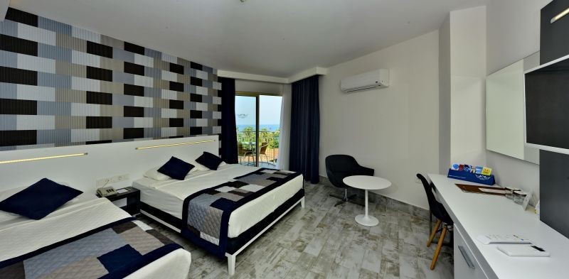 standard side sea view