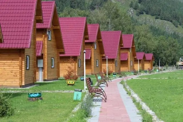 УСАДЬБА СЛАВНАЯ