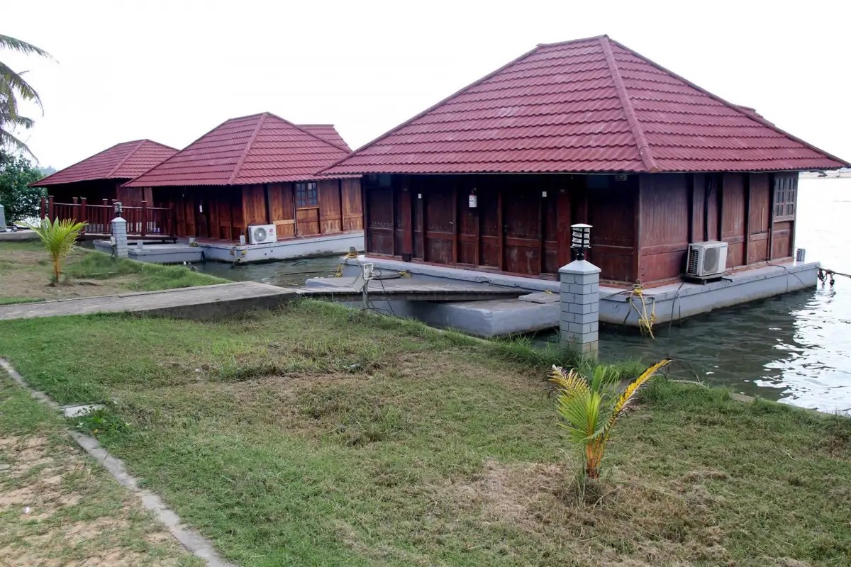 POOVAR ISLAND RESORT