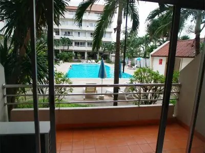 HOLIDAY RESORT