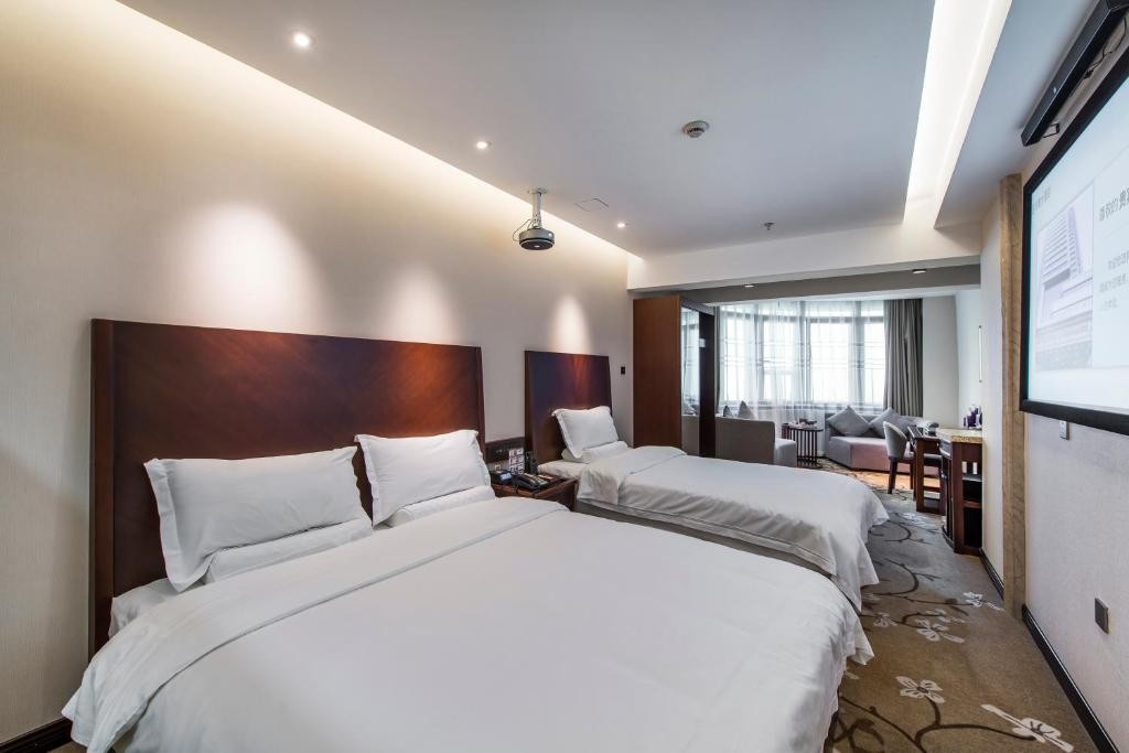 SUN MOON LAKE HOTEL DALIAN