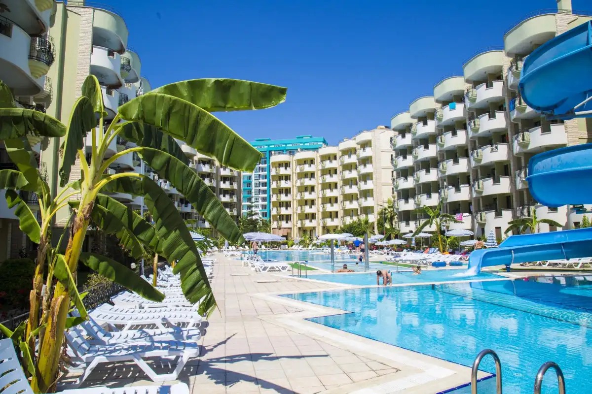 MAY GARDEN CLUB HOTEL