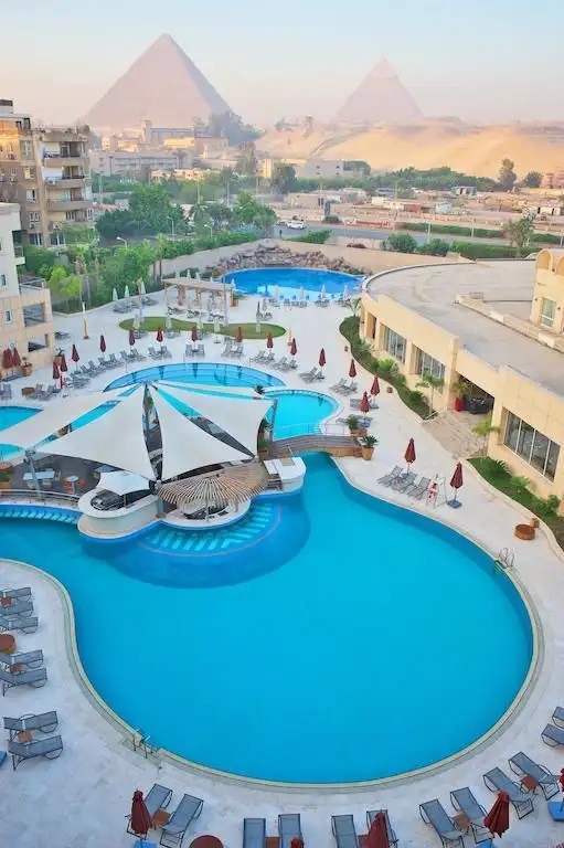 LE MERIDIEN PYRAMIDS